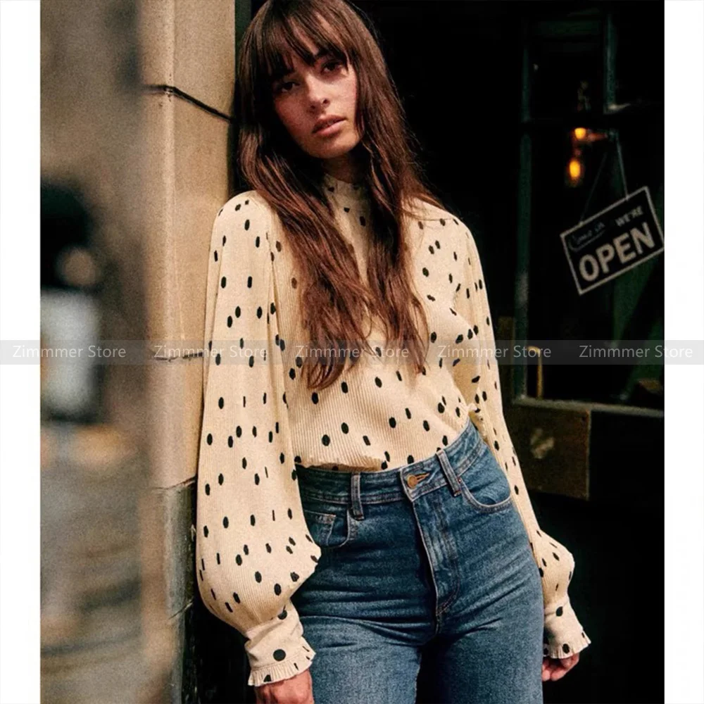 French Se@z Autumn and Winter New Retro Polka Dot Printed Pleated Wooden Ear Edge Bubble Sleeve Blouse
French Se@z Autumn and Winter New Retro Polka Dot Printed Pleated Wooden Ear Edge Bubble Sleeve Blouse