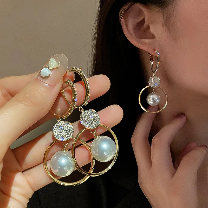 Fashion Korean Oversized White Pearl Drop Earrings for Women Bohemian Golden Round Zircon Crystal Wedding Earrings Jewelry Gift
Fashion Korean Oversized White Pearl Drop Earrings for Women Bohemian Golden Round Zircon Crystal Wedding Earrings Jewelry Gift