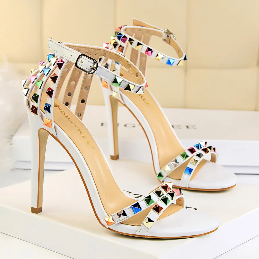 Fashion Partty Pumps Women's Shoes Vintage Roman Style Stiletto Sexy Thin High Heel Open Toe Summer Sandals Colorful Rivet
Fashion Partty Pumps Women's Shoes Vintage Roman Style Stiletto Sexy Thin High Heel Open Toe Summer Sandals Colorful Rivet