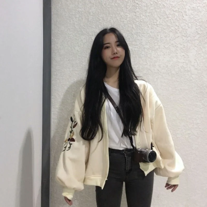 Deeptown Harajuku Fashion Jackets for Women Short Autumn Winter Warm Baseball Jacket Female Oversize College Vintage Bomber Coat
Deeptown Harajuku Fashion Jackets for Women Short Autumn Winter Warm Baseball Jacket Female Oversize College Vintage Bomber Coat