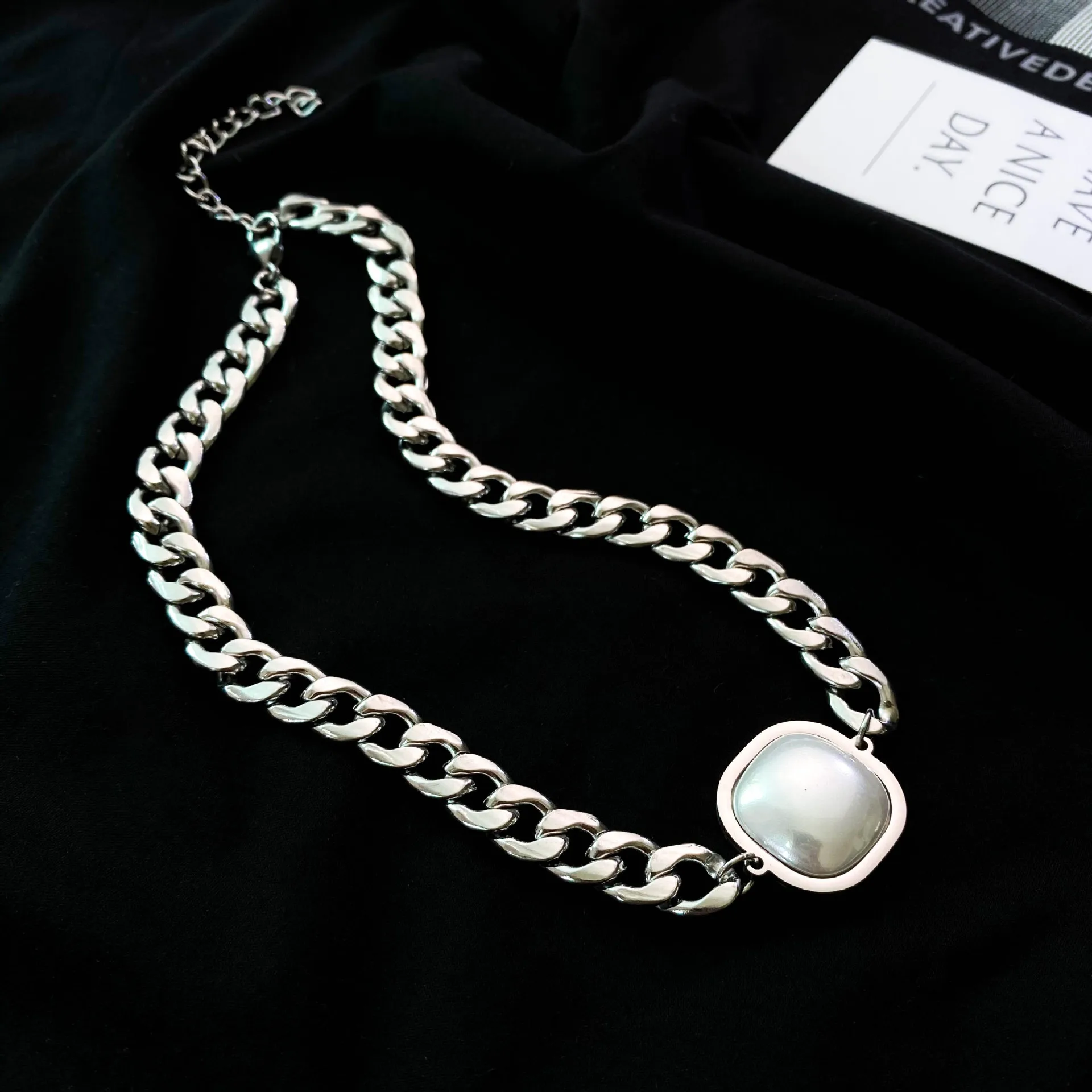 Fashion Vintage Thick Chains Elegant Necklaces for Women Chokers Simple Delicate Pendant подвеска Colgante Mujer
Fashion Vintage Thick Chains Elegant Necklaces for Women Chokers Simple Delicate Pendant подвеска Colgante Mujer