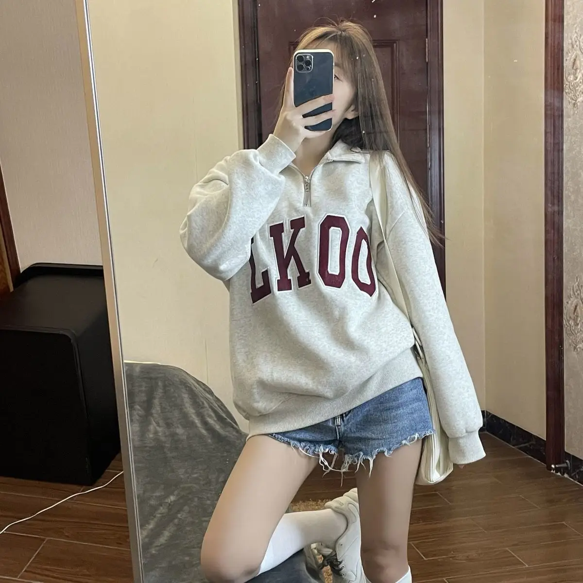 2022 Oversized Sweatshirts Women Autumn Winter Half Zipper Pullover Letters Tops Tracksuit Couple Clothing Moletom Sudaderas
2022 Oversized Sweatshirts Women Autumn Winter Half Zipper Pullover Letters Tops Tracksuit Couple Clothing Moletom Sudaderas