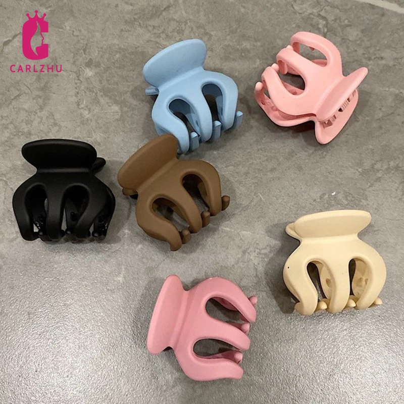 1pc Cute Mini Hair Claws Acrylic Matte Side Hair Clips Girls Small Hairpin Hair Styling Hairgrips Women Claws Headwear
1pc Cute Mini Hair Claws Acrylic Matte Side Hair Clips Girls Small Hairpin Hair Styling Hairgrips Women Claws Headwear