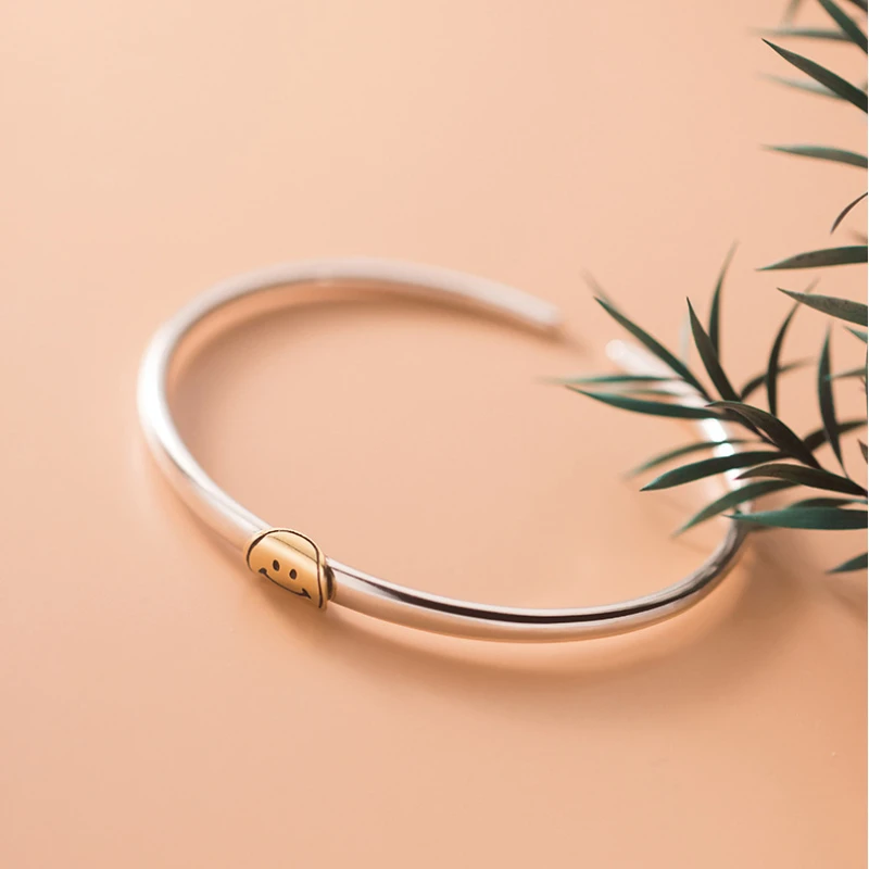 Fashion Small Fresh Simple Glossy Fun Expression Bag Smiley Opening Bracelet for women Holiday Gifts Popular Jewelry Accessories
Fashion Small Fresh Simple Glossy Fun Expression Bag Smiley Opening Bracelet for women Holiday Gifts Popular Jewelry Accessories