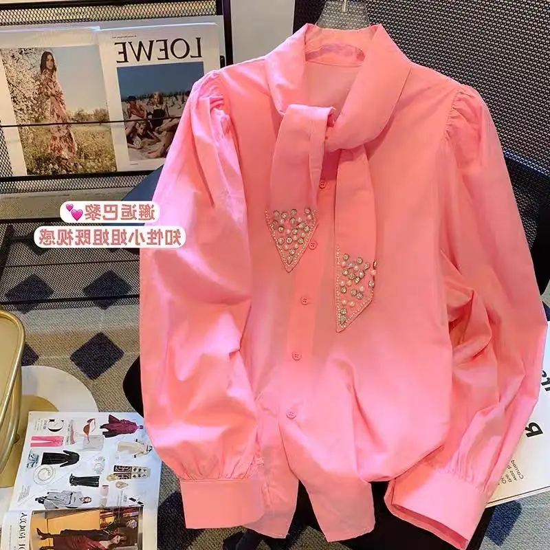 Женская рубашка с длинным рукавом-фонариком, с острым воротником 
Женская рубашка с длинным рукавом-фонариком, с острым воротником