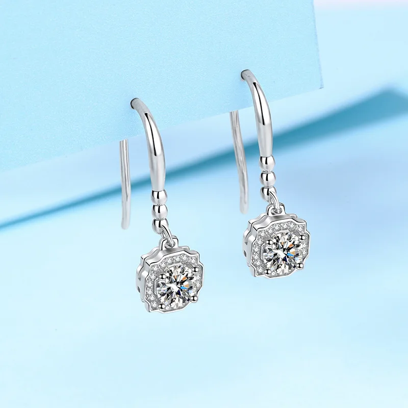 Moissanite Drop Earrings For Women 925 Sterling Silver Platinum Plated 1-2 Carat Round Cut Diamond Ear Hook Fine Jewelry
Moissanite Drop Earrings For Women 925 Sterling Silver Platinum Plated 1-2 Carat Round Cut Diamond Ear Hook Fine Jewelry