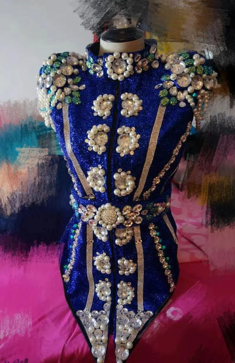 Blue And Gold Shining Rhinestones Pearls Beading Sexy Women Coat Shorts Stage Singer Perform Clothing Nightclub DJ Wear
Blue And Gold Shining Rhinestones Pearls Beading Sexy Women Coat Shorts Stage Singer Perform Clothing Nightclub DJ Wear