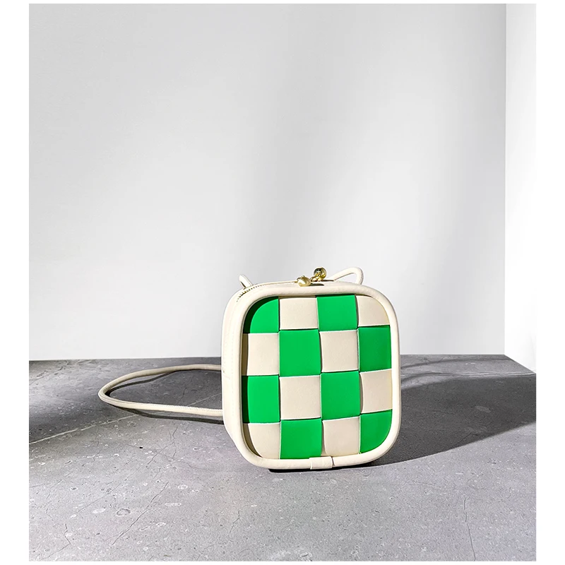2022 New Cowhide Checkerboard Lunch Box Bag Advanced Sense Splicing Women's Bag Single Shoulder Diagonal Span Bag Lattice
2022 New Cowhide Checkerboard Lunch Box Bag Advanced Sense Splicing Women's Bag Single Shoulder Diagonal Span Bag Lattice