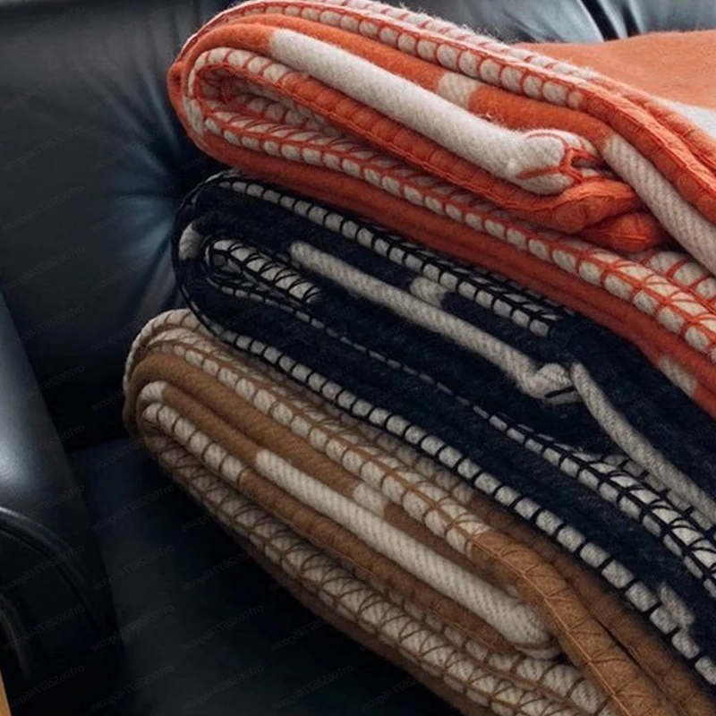 Sofa Plaid H Blanket Brand Designer Blankets Winter Warm for Beds Blanket Fleece Knitted Nap Throw Blanket Soft Wool Scarf Shawl
Sofa Plaid H Blanket Brand Designer Blankets Winter Warm for Beds Blanket Fleece Knitted Nap Throw Blanket Soft Wool Scarf Shawl