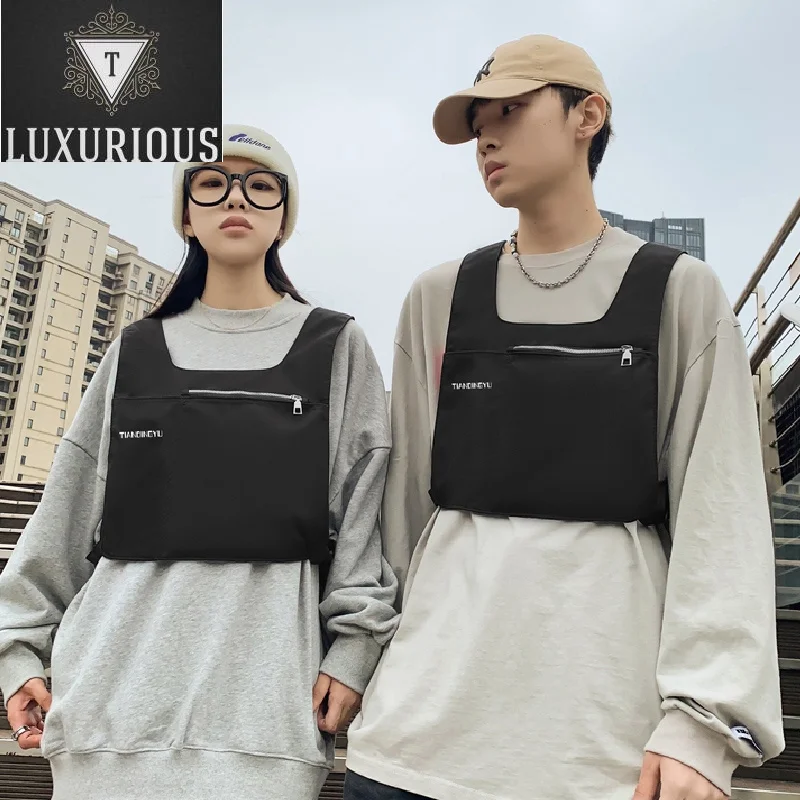 2023 Hip-hop Streetwear Men's Rig Bag High Quality Waterproof Nylon Unisex Chest Packs Multi-function Tactical Vest Male 
2023 Hip-hop Streetwear Men's Rig Bag High Quality Waterproof Nylon Unisex Chest Packs Multi-function Tactical Vest Male