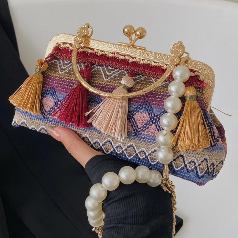 Bohemia Style Female Bag Tassel Pearl Chain Women's Bag 2022 Trend Bags Women Luxury Designer Handbag and Purses Woman Shell Bag
Bohemia Style Female Bag Tassel Pearl Chain Women's Bag 2022 Trend Bags Women Luxury Designer Handbag and Purses Woman Shell Bag