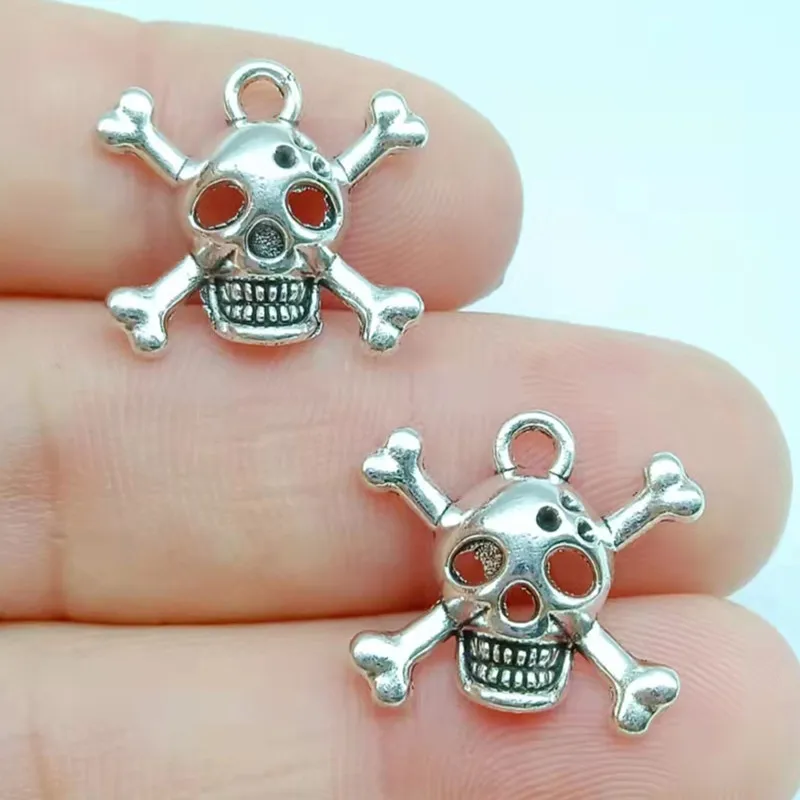 20pcs Charms 18x15mm Skull Pirate Flag Tibetan Silver Color Pendants Antique Jewelry Making DIY Handmade Craft Pendant
20pcs Charms 18x15mm Skull Pirate Flag Tibetan Silver Color Pendants Antique Jewelry Making DIY Handmade Craft Pendant