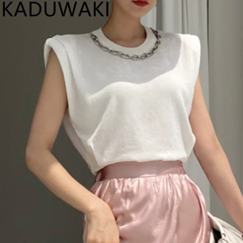 Kroean Chic Metal Chain O Neck T-shirt Sleeveless Solid Color Simple Personality Women Simple Patchwork Tops 2023 New Summer
Kroean Chic Metal Chain O Neck T-shirt Sleeveless Solid Color Simple Personality Women Simple Patchwork Tops 2023 New Summer