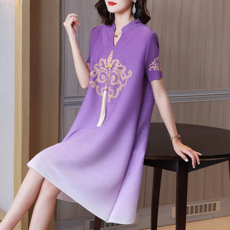 French high-end print Miyake pleated dress dress spring 2022 new fashion loose plus size age-reducing mother day women's dress
French high-end print Miyake pleated dress dress spring 2022 new fashion loose plus size age-reducing mother day women's dress