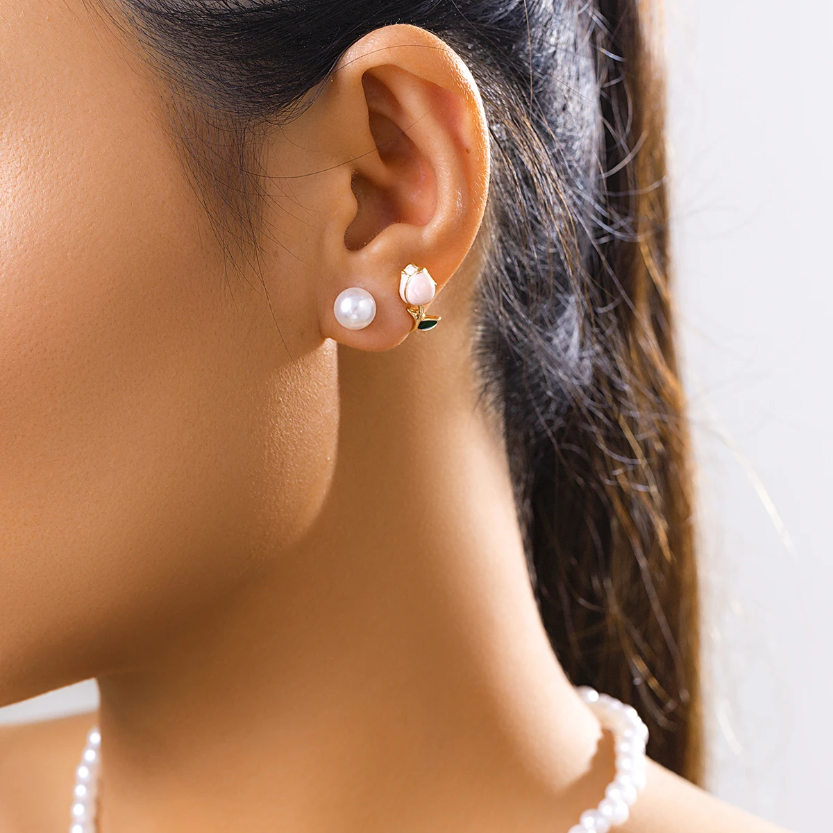 IngeSight.Z Light Luxury Pink Tulip Flower Pearl Stud Earrings For Women Korean Exquisite Rose Floral Earrings Party Jewelry
IngeSight.Z Light Luxury Pink Tulip Flower Pearl Stud Earrings For Women Korean Exquisite Rose Floral Earrings Party Jewelry