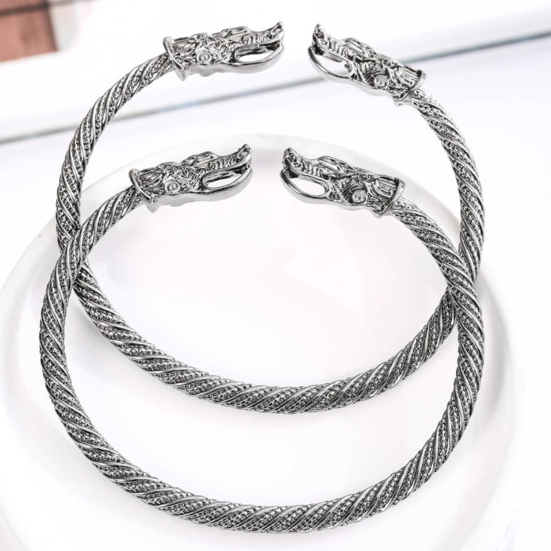 New Retro Nordic Dragon Dragon Carving Men's Retro Opening Bracelet Jewelry Birthday Gift
New Retro Nordic Dragon Dragon Carving Men's Retro Opening Bracelet Jewelry Birthday Gift