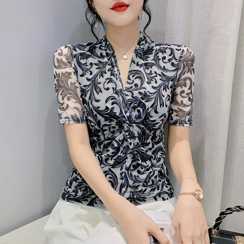 Women's Clothing Summer 2023 Korean Streetwear Y2k Clothes Women Short Sleeve Mesh Vintage V-neck T-shirt for Women Tops
Women's Clothing Summer 2023 Korean Streetwear Y2k Clothes Women Short Sleeve Mesh Vintage V-neck T-shirt for Women Tops