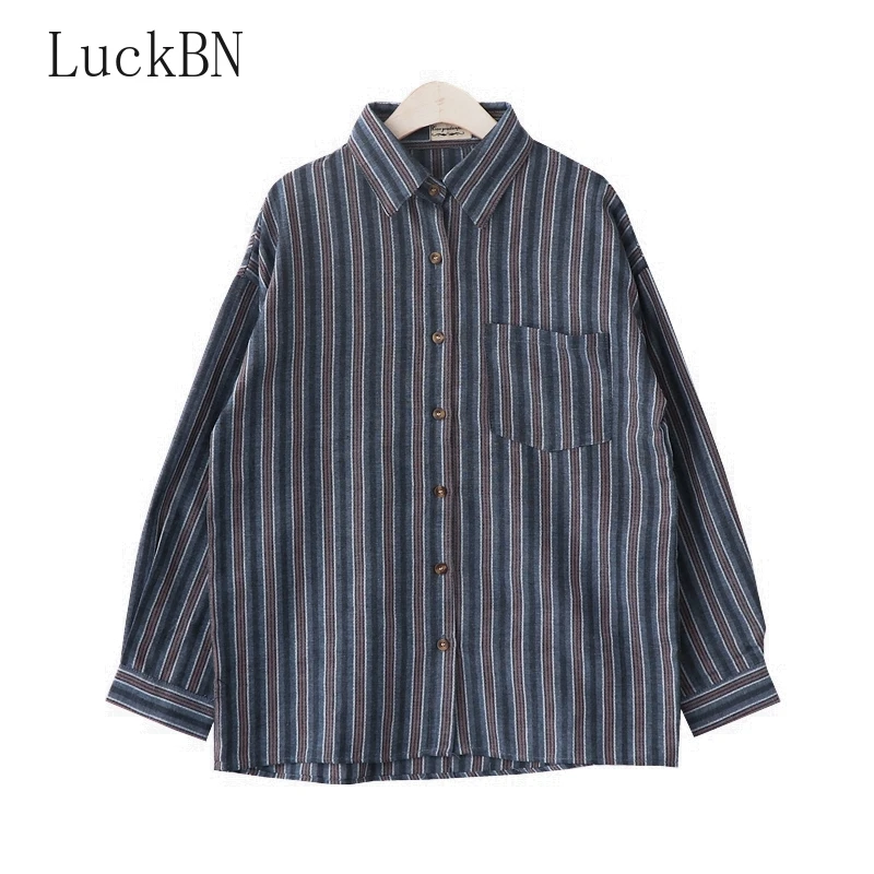 Elegant Shirts Women BF Couple Clothes Temperament Loose Leisure Striped Womens Shirt Korean Style Turn-down Collar Pockets Chic
Elegant Shirts Women BF Couple Clothes Temperament Loose Leisure Striped Womens Shirt Korean Style Turn-down Collar Pockets Chic