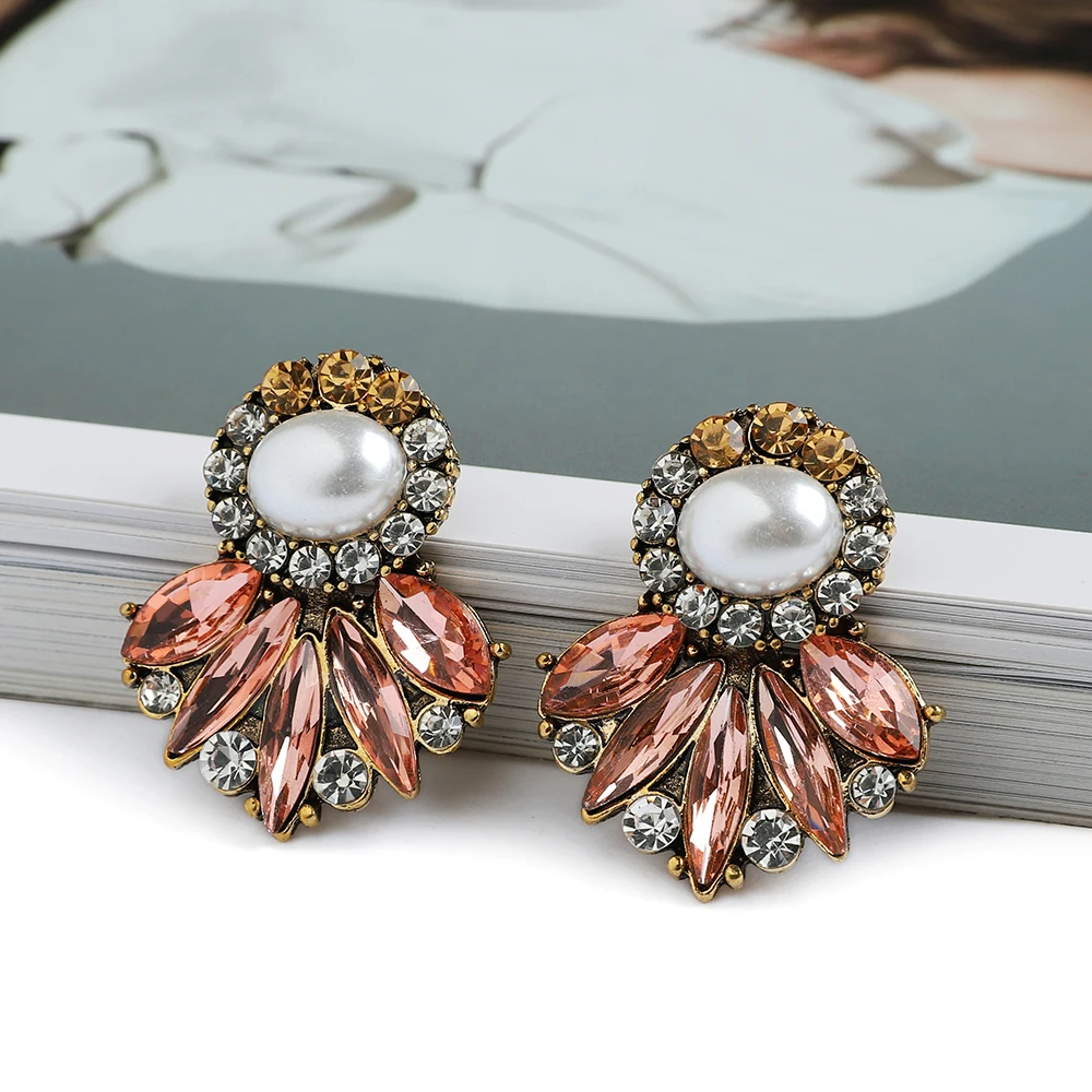 Vintage Charm Geometric Stud Earrings For Women Luxury Design Imitation Pearl Popular Trendy Antique Jewelry Party Accessories
Vintage Charm Geometric Stud Earrings For Women Luxury Design Imitation Pearl Popular Trendy Antique Jewelry Party Accessories