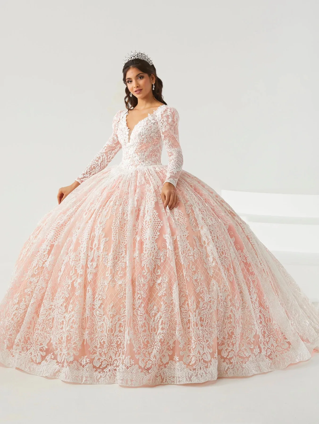 Pink Quinceanera Dresses Ball Gown V-neck Long Sleeves Tulle Appliques Lace Mexican Sweet 16 Dresses 15 Anos
Pink Quinceanera Dresses Ball Gown V-neck Long Sleeves Tulle Appliques Lace Mexican Sweet 16 Dresses 15 Anos