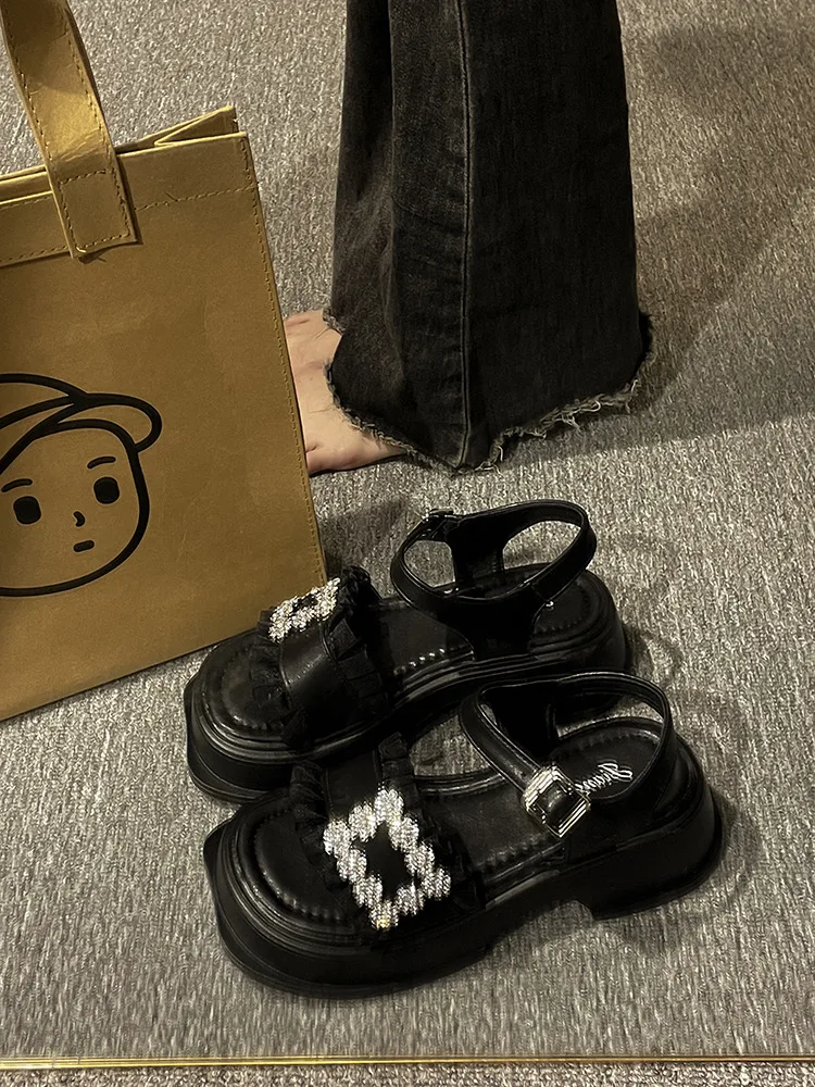 Босоножки женские на танкетке, бежевые универсальные сандалии на среднем каблуке, в стиле ретро, черные, гладиаторы, для лета, 2023
Босоножки женские на танкетке, бежевые универсальные сандалии на среднем каблуке, в стиле ретро, черные, гладиаторы, для лета, 2023