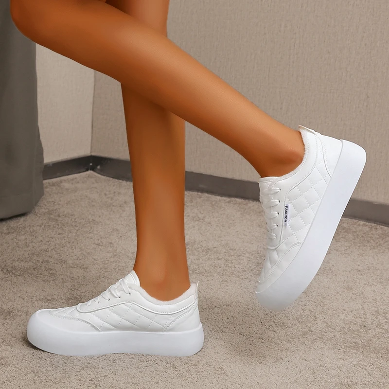 Lingge single shoes women's 2022 summer new bread shoes spring thick bottom all-match casual stitching women's shoes small white
Lingge single shoes women's 2022 summer new bread shoes spring thick bottom all-match casual stitching women's shoes small white