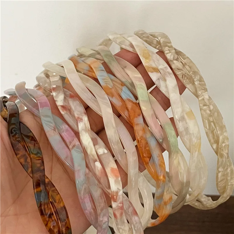 New Arrival Simple Hand Cross Braid Hair Headband Fashion Magic Color Acetic Acid Hair Band For Elegant Woman Girls
New Arrival Simple Hand Cross Braid Hair Headband Fashion Magic Color Acetic Acid Hair Band For Elegant Woman Girls