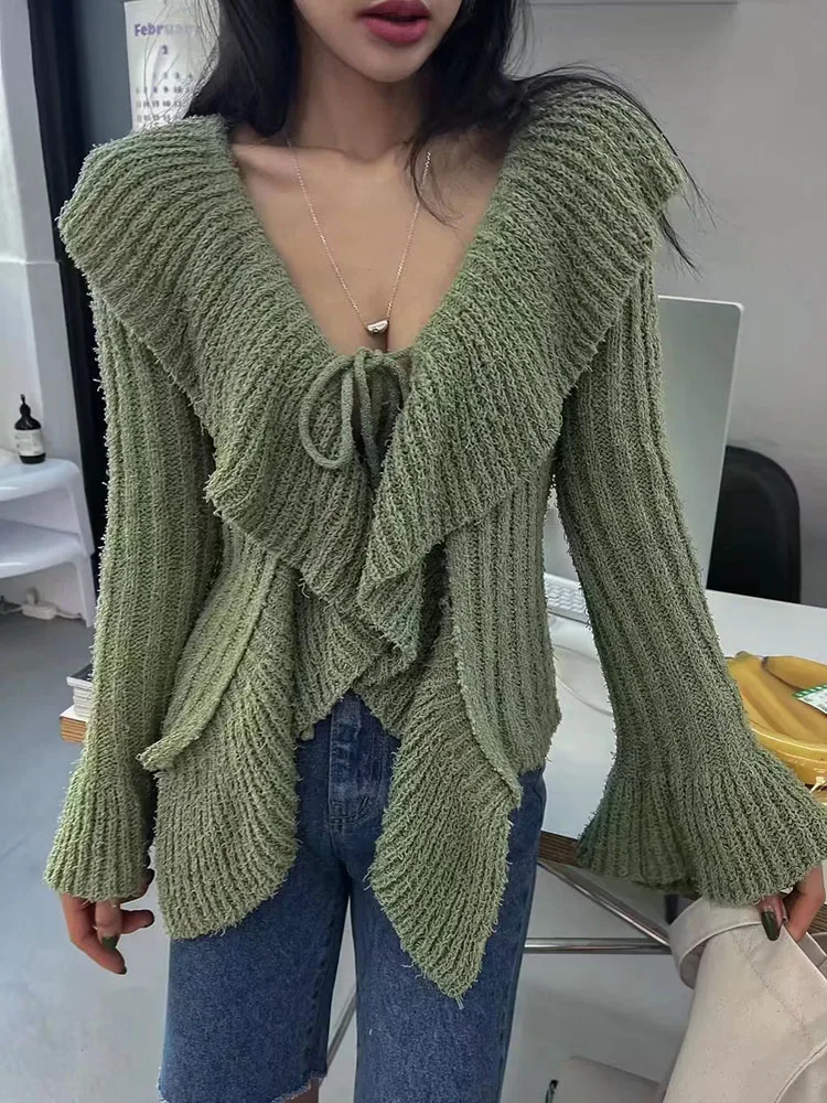 YLJHQX 2022 Women Autumn and Winter Big Wave Lapel Sweater Fashionable Chest Tie Trumpet Sleeves Chic Female Top
YLJHQX 2022 Women Autumn and Winter Big Wave Lapel Sweater Fashionable Chest Tie Trumpet Sleeves Chic Female Top