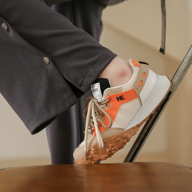 Кроссовки женские летние из дышащего материала, на толстой подошве
Кроссовки женские летние из дышащего материала, на толстой подошве