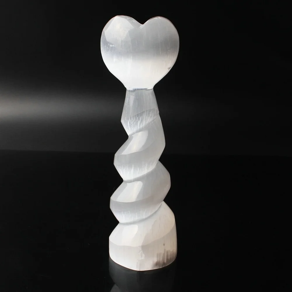 1PC Natural White Selenite Polished Stone Flame Heart Shaped Ornament Statue Handcarved Healing Home Decoration
1PC Natural White Selenite Polished Stone Flame Heart Shaped Ornament Statue Handcarved Healing Home Decoration
