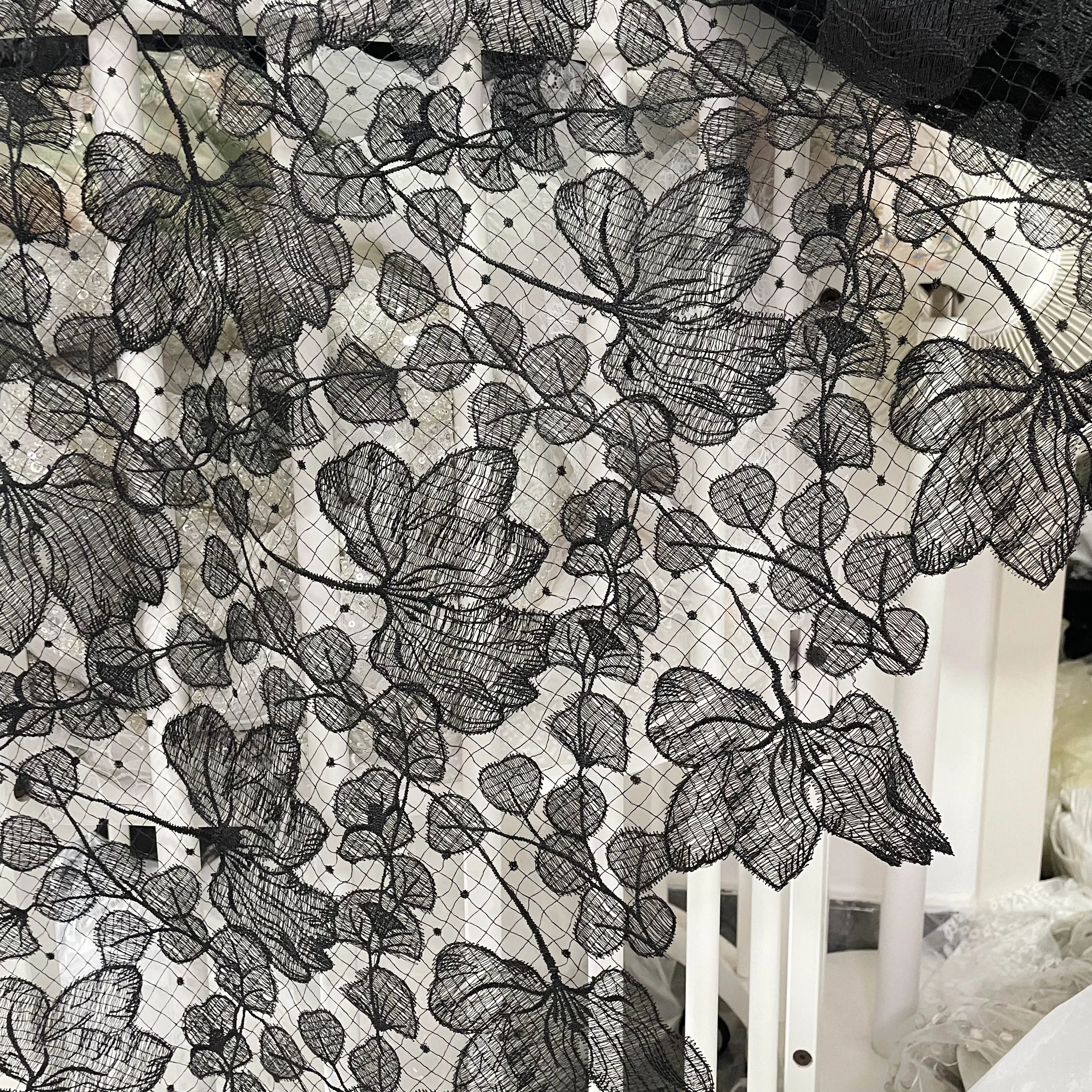 1 Yard Off White Black Alencon Lace Fabric with Daisy Flower Floral Emrboidery Fabric for Wedding Gown, Lace Caps Prom Dress
1 Yard Off White Black Alencon Lace Fabric with Daisy Flower Floral Emrboidery Fabric for Wedding Gown, Lace Caps Prom Dress