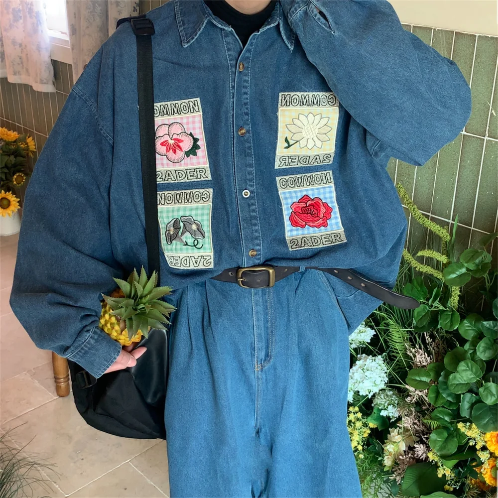 New Vintage Flower Embroidery Childlike Denim Shirt Womens Tops Long Sleeve Casual Shirts Men Korean Autumn Womens Shirts Luxury 
New Vintage Flower Embroidery Childlike Denim Shirt Womens Tops Long Sleeve Casual Shirts Men Korean Autumn Womens Shirts Luxury