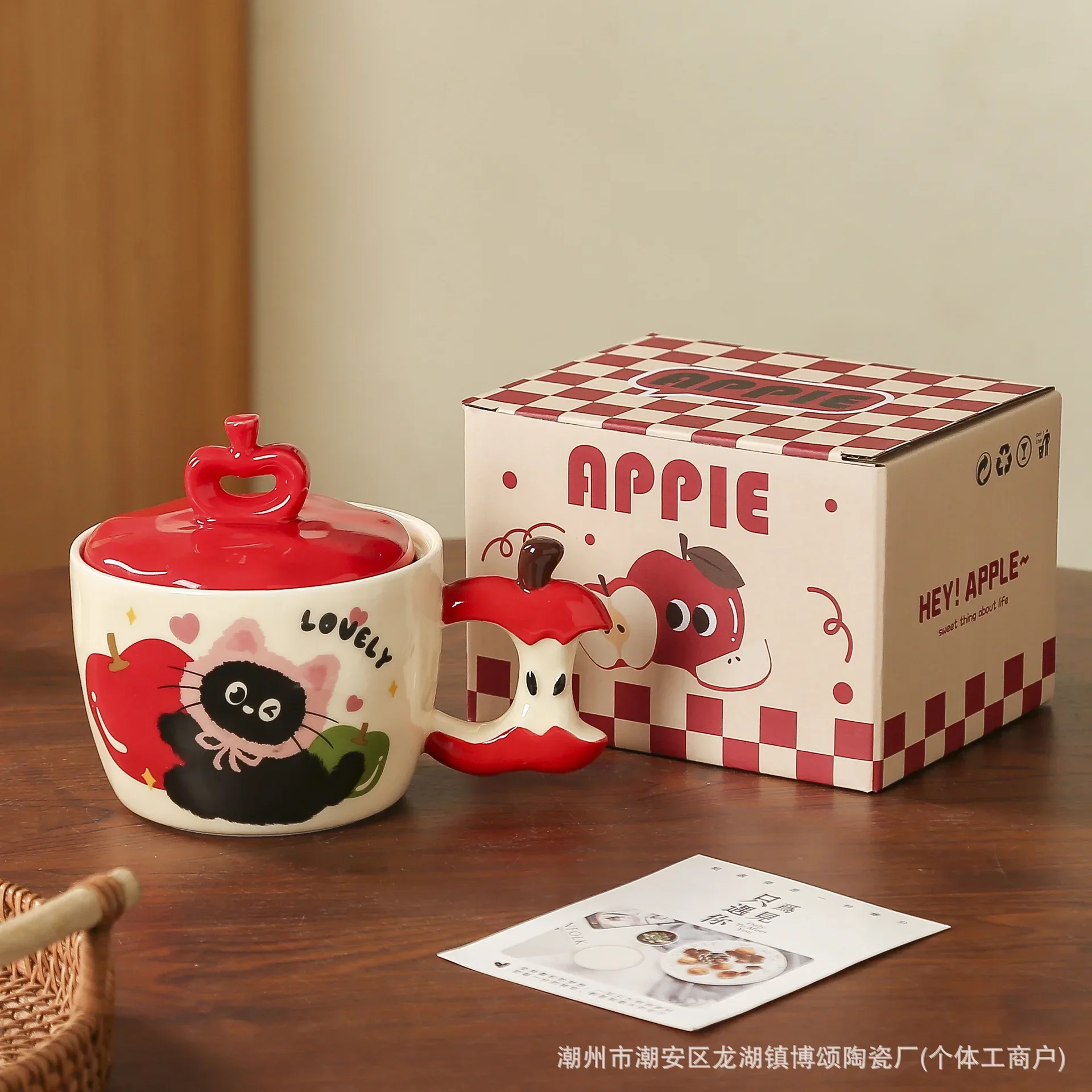 Керамическая кружка 3D Apple
Керамическая кружка 3D Apple