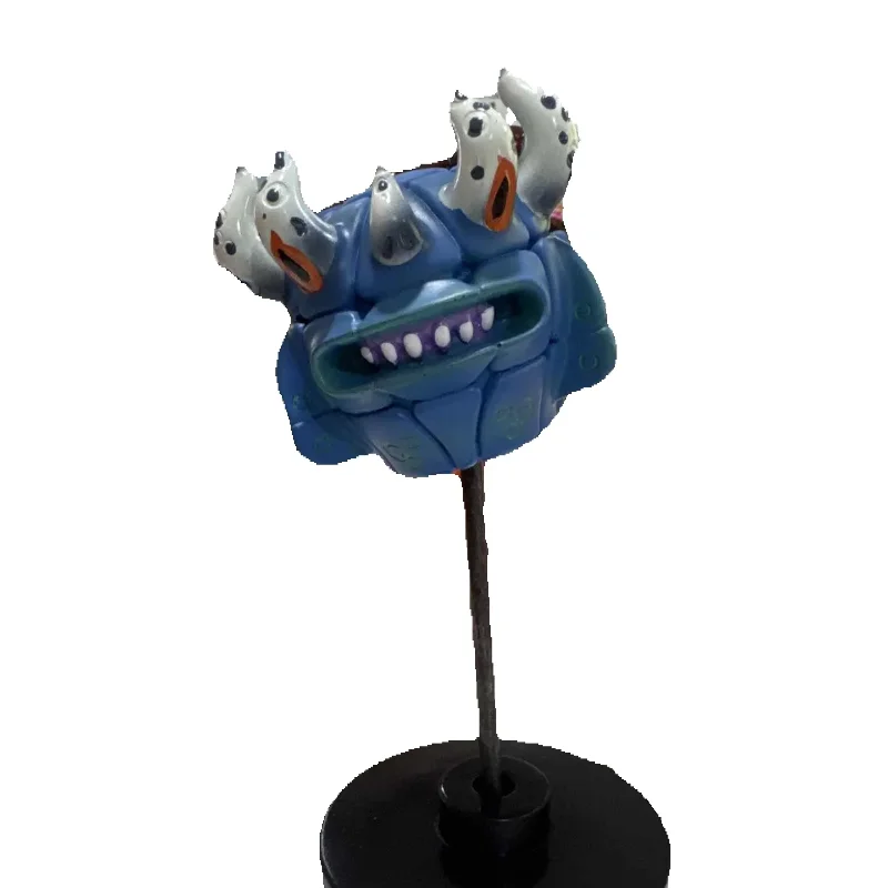 Абстрактная пластиковая скульптура монстра
Абстрактная пластиковая скульптура монстра