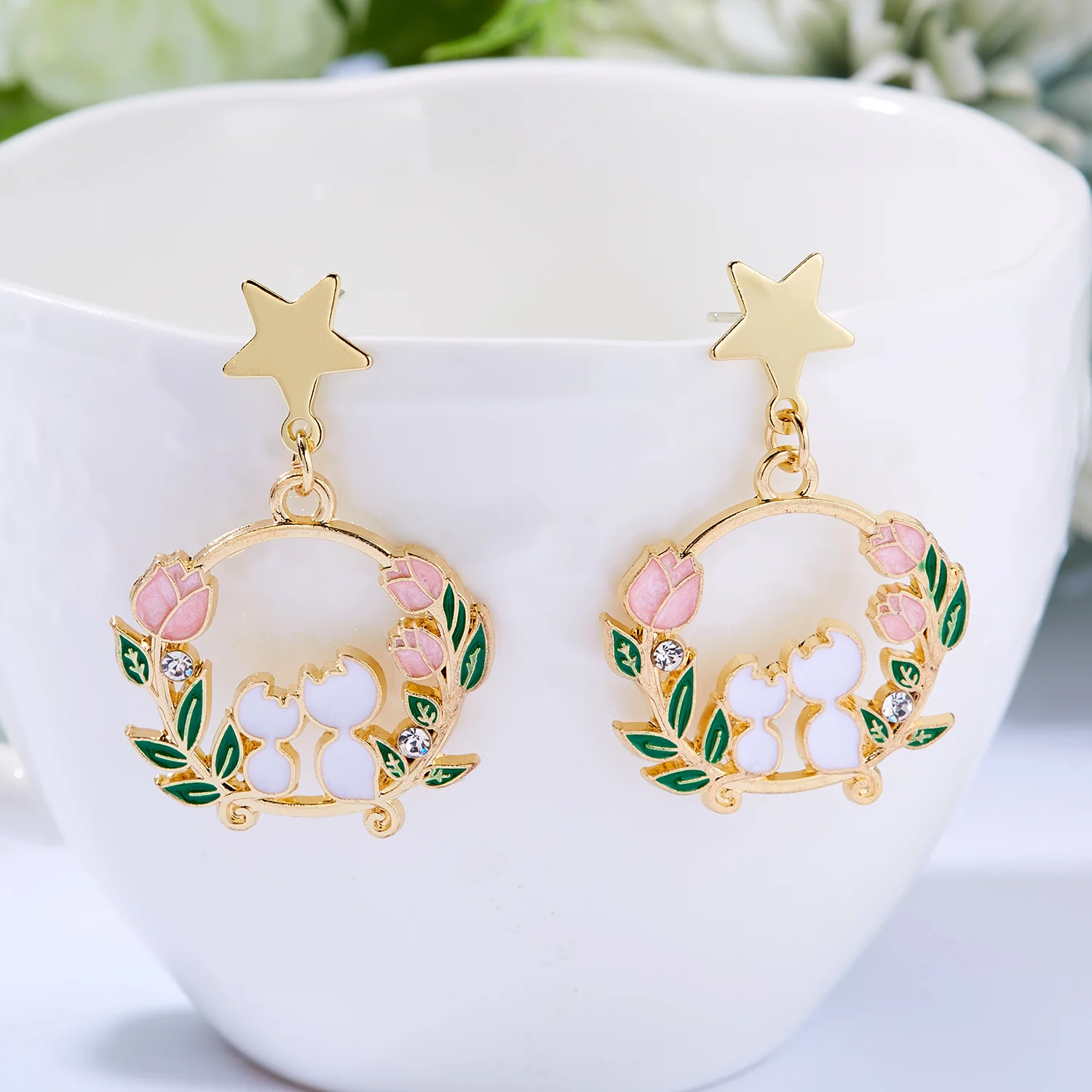Korean Style Cute Animal Kitten Dangle Earrings For Women Tulip Flower Moon Star Cat Painting Oil Earring Party Christmas Gifts
Korean Style Cute Animal Kitten Dangle Earrings For Women Tulip Flower Moon Star Cat Painting Oil Earring Party Christmas Gifts