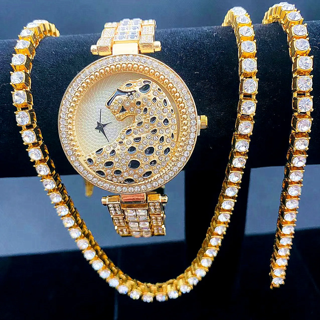 3PCS Luxury Iced Out Watches for Women Tennis Chain Bracelet Necklaces Bling Bling Jewelry Set Animal Leopard Luxury Watch Women 
3PCS Luxury Iced Out Watches for Women Tennis Chain Bracelet Necklaces Bling Bling Jewelry Set Animal Leopard Luxury Watch Women