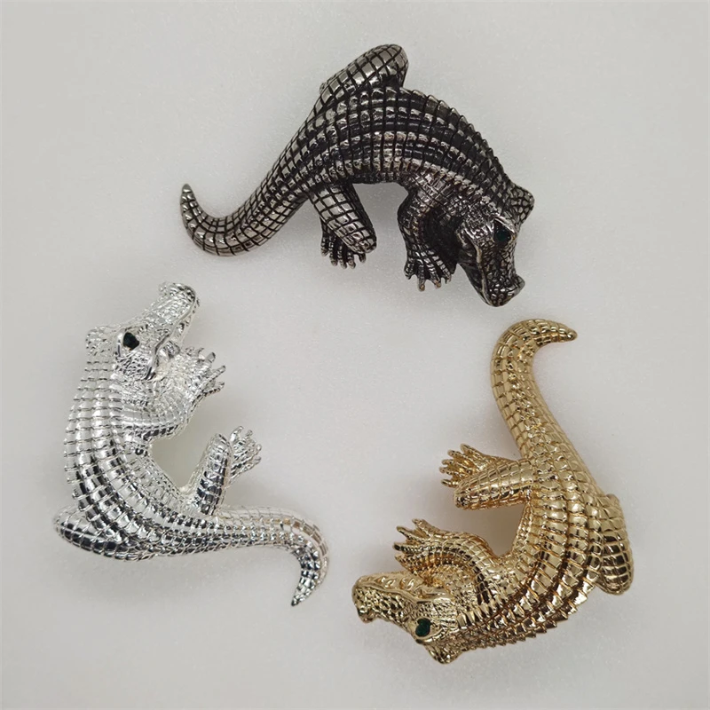 

Classic 3D Carving Crocodile DIY Metal Badge For Zippo Kerosene Petrol Lighter Handmade Decor Accessory Smoking Gadget Man Gift