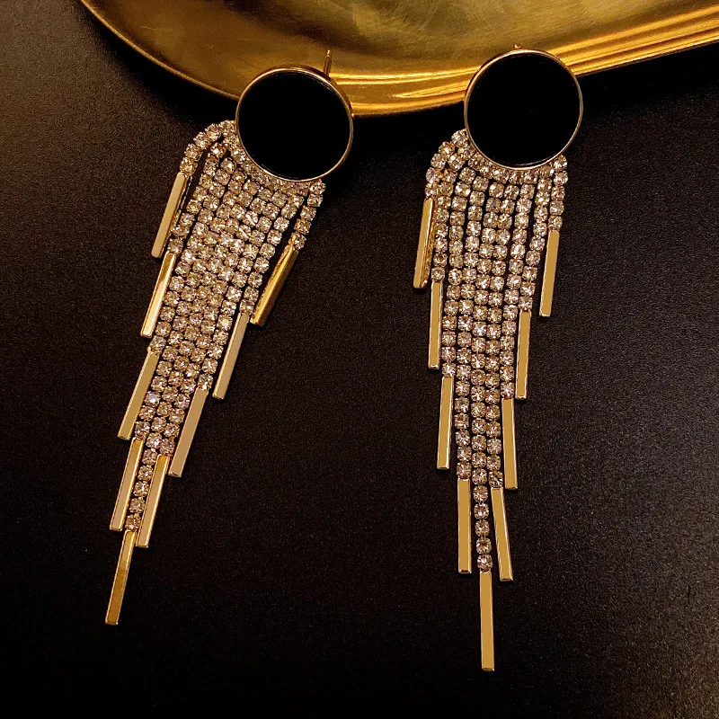 New Classic Shiny Crystal Earrings Ladies Exaggerated Long Earrings Tassels Rhinestone Earrings Fashion Korean Earrings Jewelry
New Classic Shiny Crystal Earrings Ladies Exaggerated Long Earrings Tassels Rhinestone Earrings Fashion Korean Earrings Jewelry