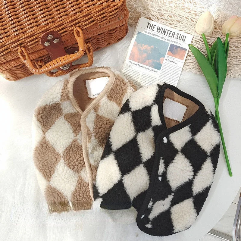 Fashion lamb velvet cat and dog vest cute plaid pet vest anti-hair loss kitten and puppy coat pet winter warm dog cat clothes
Fashion lamb velvet cat and dog vest cute plaid pet vest anti-hair loss kitten and puppy coat pet winter warm dog cat clothes