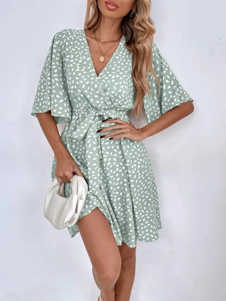 Women Dresses Summer 2022 Sexy V-Neck Lace up A-Line Mini Dress Sweet Elegant Floral Ruffles Short Dress Holiday Sundress Robe
Women Dresses Summer 2022 Sexy V-Neck Lace up A-Line Mini Dress Sweet Elegant Floral Ruffles Short Dress Holiday Sundress Robe