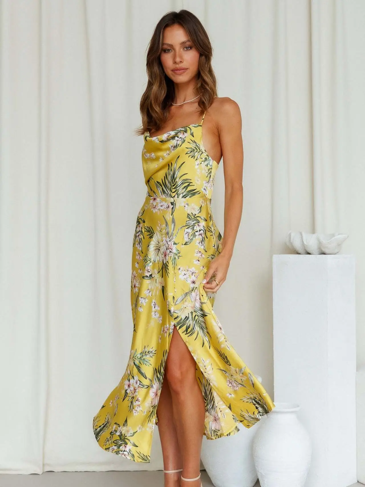 Yellow Dresses Woman Summer Long Sexy Going Out Dress Split Swinging Collar Spaghetti Strap Backless Dress Prom Party Garment
Yellow Dresses Woman Summer Long Sexy Going Out Dress Split Swinging Collar Spaghetti Strap Backless Dress Prom Party Garment