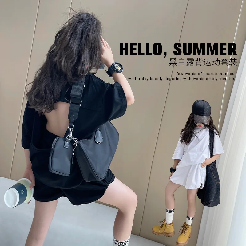 Girls suit 2022 summer new simple back hollow design short-sleeved pants two-piece set
Girls suit 2022 summer new simple back hollow design short-sleeved pants two-piece set