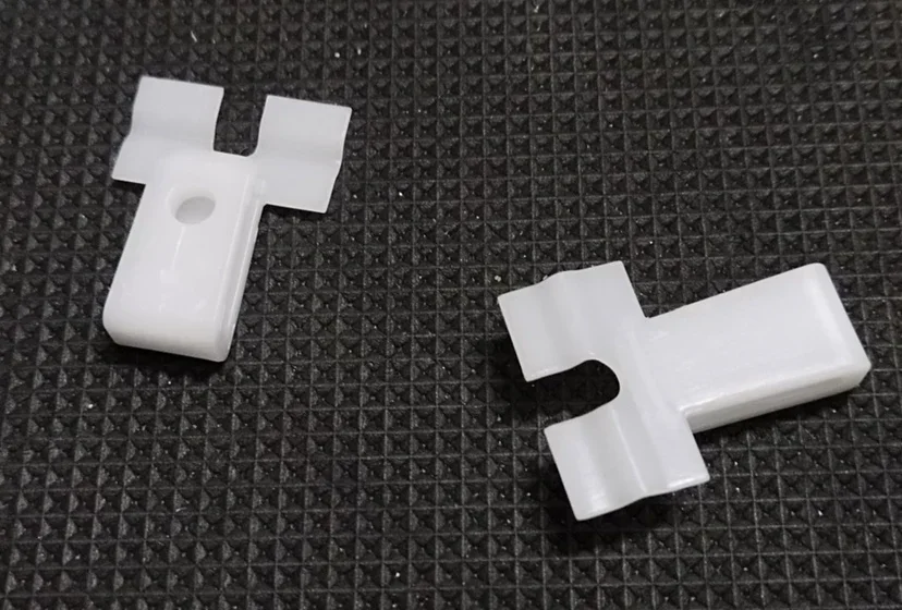 1 шт. для Ford Kuga Edge Taurus Lincoln люк на крыше, зажим для рольставней, внутренняя пряжка для доски
1 шт. для Ford Kuga Edge Taurus Lincoln люк на крыше, зажим для рольставней, внутренняя пряжка для доски