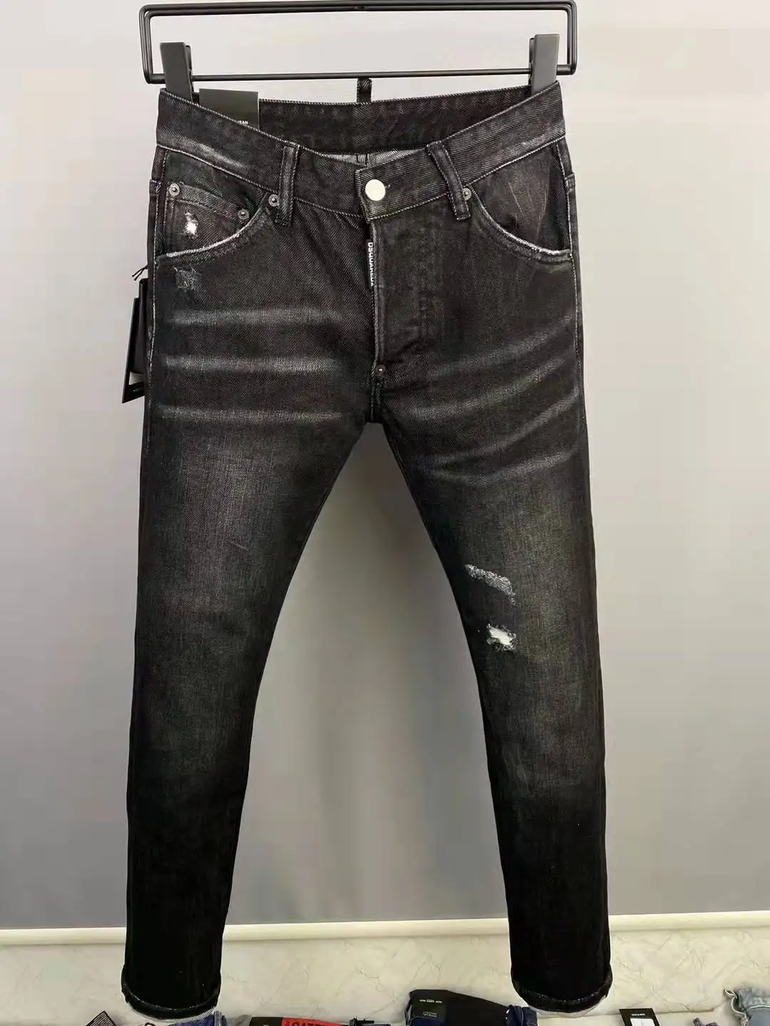 2022 Italian Fashion Brand Dsquared2 Men's Washed, Worn, Ripped, Paint Spot Motorcycle Jeans *9833 
2022 Italian Fashion Brand Dsquared2 Men's Washed, Worn, Ripped, Paint Spot Motorcycle Jeans *9833
