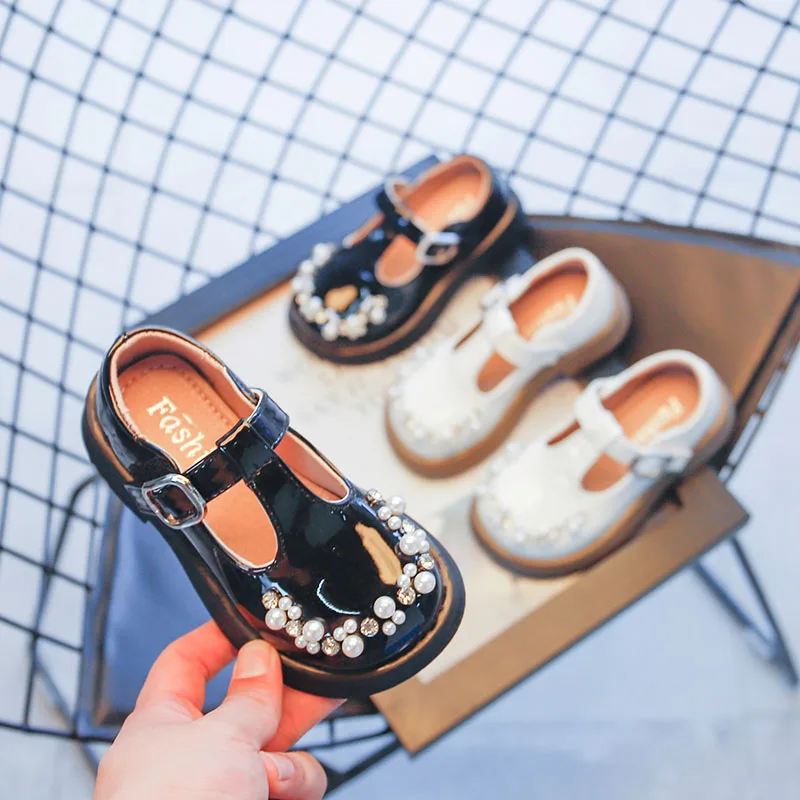 Girls Solid Color Simple Leather Shoes 2022 Autumn Children's Pearls Dance Princess Shoes Kids Fashion Loafers for Wedding Shows
Girls Solid Color Simple Leather Shoes 2022 Autumn Children's Pearls Dance Princess Shoes Kids Fashion Loafers for Wedding Shows