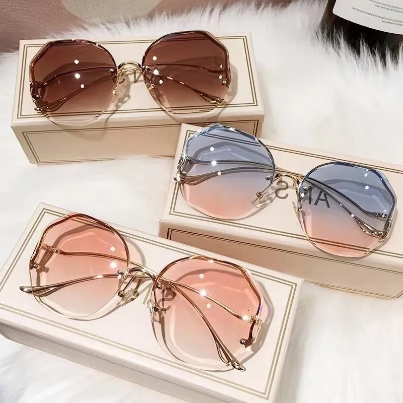 Irregular Round Sunglasses Women Brand Designer Gradient Fashion Sun Glasses Female Rimless Metal Curved Temples Oculos De Sol
Irregular Round Sunglasses Women Brand Designer Gradient Fashion Sun Glasses Female Rimless Metal Curved Temples Oculos De Sol