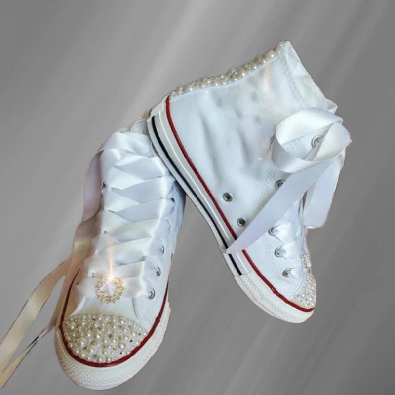 White and blue rhinestone canvas shoes high-top canvas shoes walking comfortable handmade rhinestone vulcanized shoes 35-46
White and blue rhinestone canvas shoes high-top canvas shoes walking comfortable handmade rhinestone vulcanized shoes 35-46