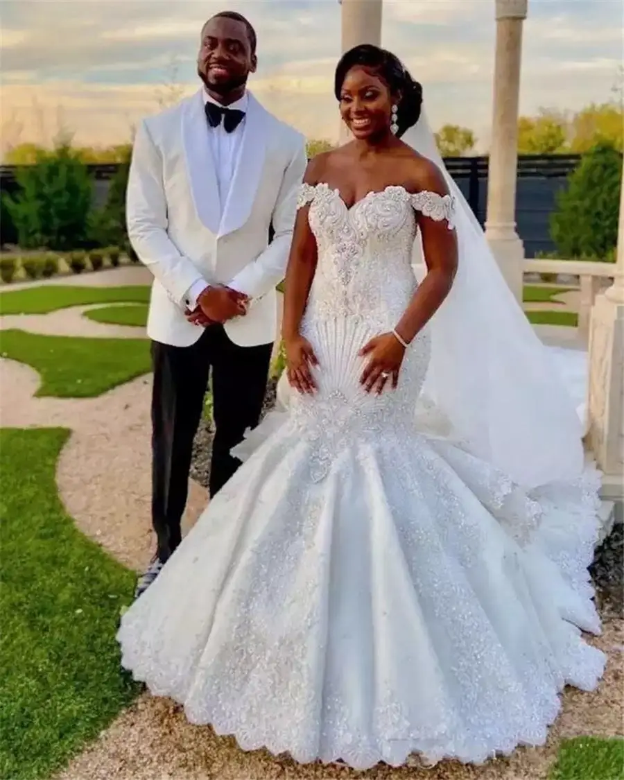 Fashion Embroidered Wedding Dress Off Shoulder Mermaid African Custom Made Beaded Bridal Gown 2023
Fashion Embroidered Wedding Dress Off Shoulder Mermaid African Custom Made Beaded Bridal Gown 2023