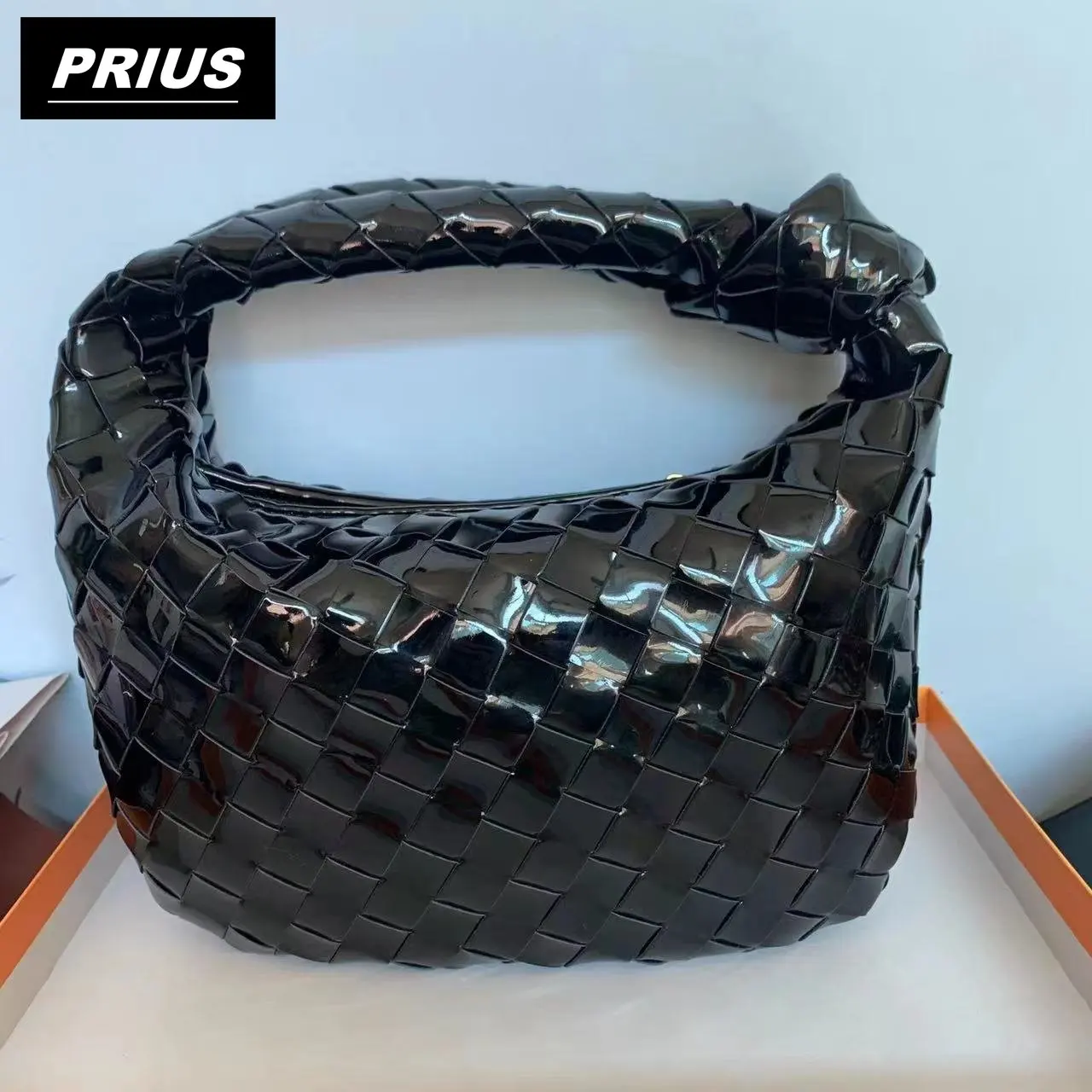 Women's patent leather woven bag Luxury designer handbag Women's bag Women's shoulder bag Leather fashion handbag
Women's patent leather woven bag Luxury designer handbag Women's bag Women's shoulder bag Leather fashion handbag