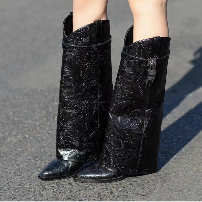 Padlock Women's Pants Boots 2023 New 10cm Wedge Heel Embossed Leather High Boot Autumn/Winter Fashion Banquet 34-43 Black Boots
Padlock Women's Pants Boots 2023 New 10cm Wedge Heel Embossed Leather High Boot Autumn/Winter Fashion Banquet 34-43 Black Boots